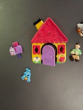 Nickelodeon Magnetic Playhouse Set in Pink, Yellow, Purple